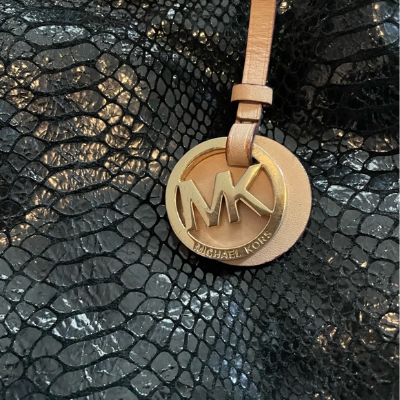 Michael Kors purse - Picture 3 of 16